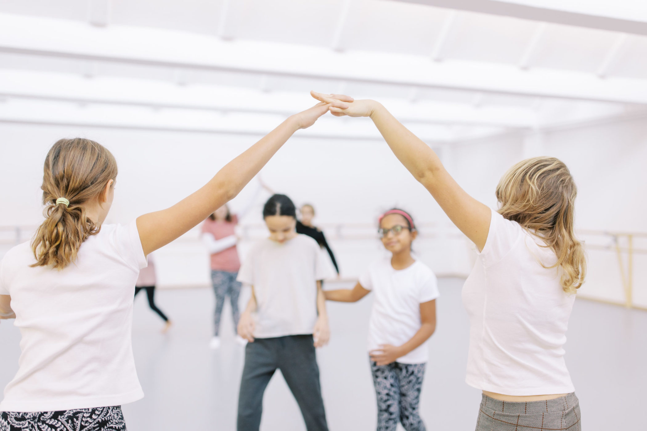 des enfants dansent dans le projet danse des sens du conservatoire populaire de genève, une des mesures d'accessibilité